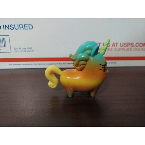 Uni-Verse Unicorn Surprise Spin Master Lot of 3 Figures - Picture 8 of 9